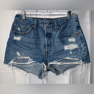 Levi’s 501 Distressed Women Denim Shorts Size W29